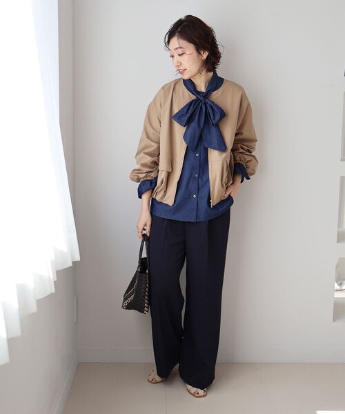 le.coeur blanc（ルクールブラン）の「デニムボウタイブラウス（シャツ/ブラウス・レディース・ブルー/サックスブルー・38）」の6枚目の写真