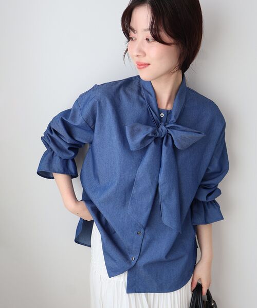 le.coeur blanc（ルクールブラン）の「デニムボウタイブラウス（シャツ/ブラウス・レディース・ブルー/サックスブルー・38）」の13枚目の写真
