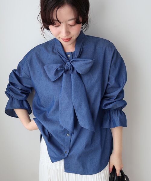 le.coeur blanc（ルクールブラン）の「デニムボウタイブラウス（シャツ/ブラウス・レディース・ブルー/サックスブルー・38）」の15枚目の写真