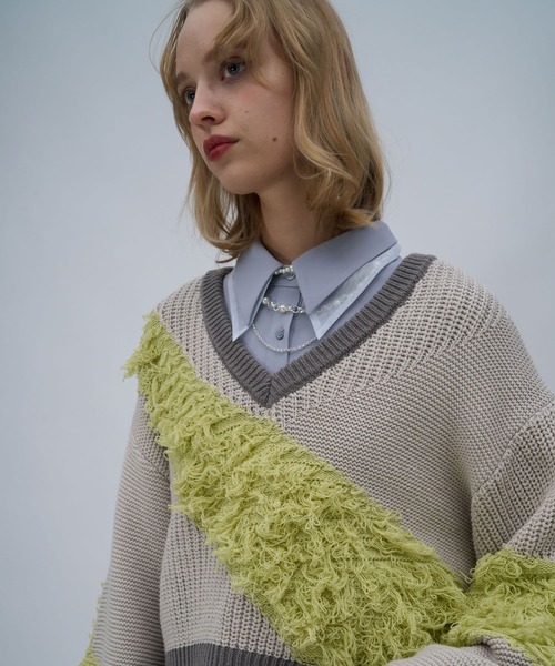 HARE（ハレ）の「パッチワークVネックニットプルオーバー(HARE)（ニット/セーター・レディース・ブルー/イエロー・FREE）」の7枚目の写真