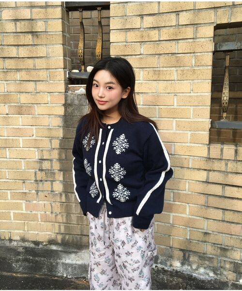 BELLOL（ベロエル）の「Snow flower cardigan NAVY（カーディガン/ボレロ・レディース・その他・FREE）」の2枚目の写真