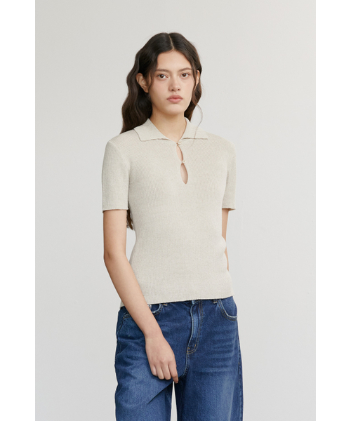 AFTERHOURS(アフターアワーズ)の「BACK SLIT COLLAR KNIT TOP (BEIGE)(ニット/セーター・レディース・その他・FREE)」の4枚目の写真
