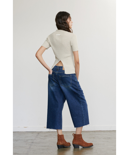 AFTERHOURS(アフターアワーズ)の「BACK SLIT COLLAR KNIT TOP (BEIGE)(ニット/セーター・レディース・その他・FREE)」の5枚目の写真