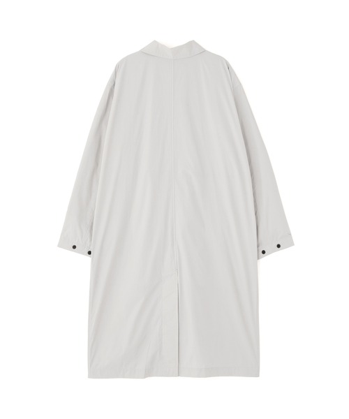 MARGARET HOWELL(マーガレットハウエル)の「RECYCLED NYLON COMPACT RIPSTOP(ステンカラーコート・レディース・ライトグレー/チャコール・2/1)」の8枚目の写真