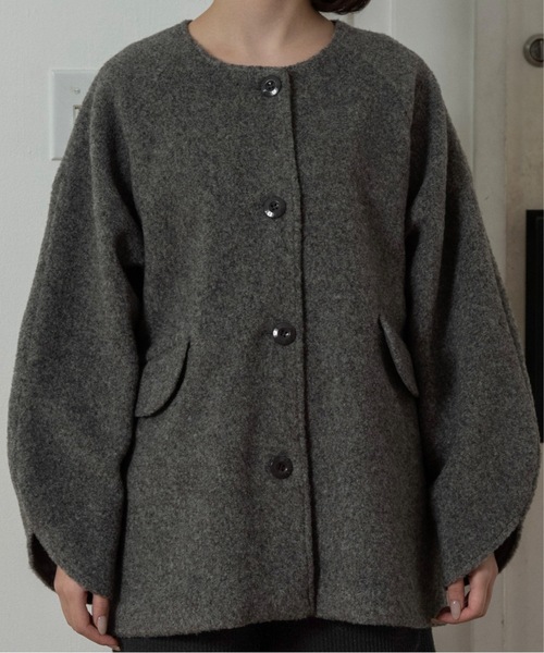 lawgy（ラウジー）の「muffler set sleeve cut coat / マフラーセットスリーブカットコート（ノーカラーコート・レディース・グレー/グリーン系その他/ホワイト・FREE）」の10枚目の写真