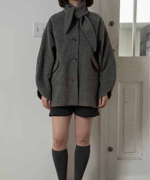 lawgy（ラウジー）の「muffler set sleeve cut coat / マフラーセットスリーブカットコート（ノーカラーコート・レディース・グレー/グリーン系その他/ホワイト・FREE）」の11枚目の写真