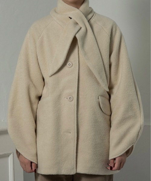 lawgy（ラウジー）の「muffler set sleeve cut coat / マフラーセットスリーブカットコート（ノーカラーコート・レディース・グレー/グリーン系その他/ホワイト・FREE）」の5枚目の写真