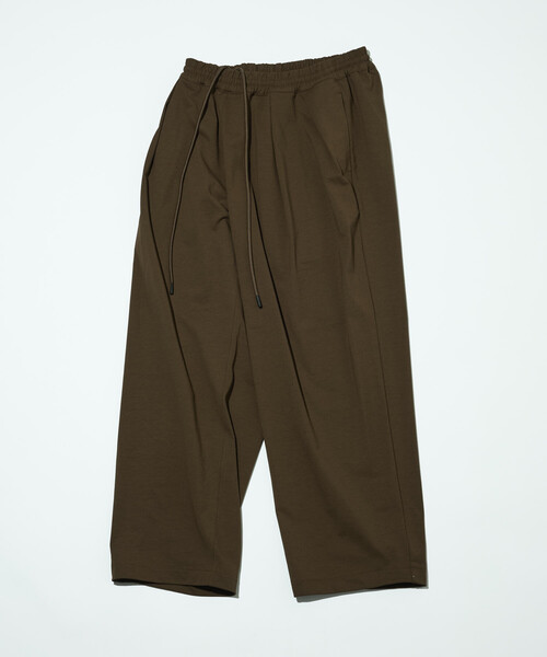 FREAK'S STORE(フリークスストア)の「AIRDRY HIGH TECH YARN エアドライ イージー ワイド スラックスパンツ リラックスフィット(スラックス・メンズ・ブラック/チャコールグレー/ブラウン・LARGE/MEDIUM/SMALL)」の8枚目の写真