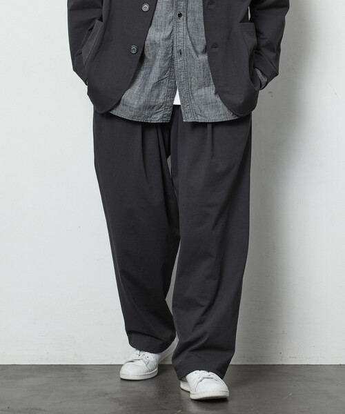 FREAK'S STORE(フリークスストア)の「AIRDRY HIGH TECH YARN エアドライ イージー ワイド スラックスパンツ リラックスフィット(スラックス・メンズ・ブラック/チャコールグレー/ブラウン・LARGE/MEDIUM/SMALL)」の19枚目の写真