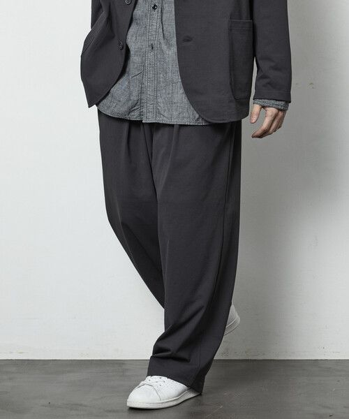 FREAK'S STORE(フリークスストア)の「AIRDRY HIGH TECH YARN エアドライ イージー ワイド スラックスパンツ リラックスフィット(スラックス・メンズ・ブラック/チャコールグレー/ブラウン・LARGE/MEDIUM/SMALL)」の21枚目の写真