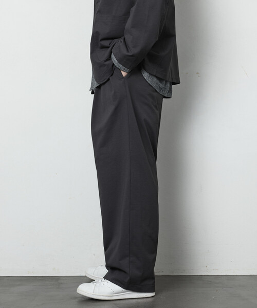 FREAK'S STORE(フリークスストア)の「AIRDRY HIGH TECH YARN エアドライ イージー ワイド スラックスパンツ リラックスフィット(スラックス・メンズ・ブラック/チャコールグレー/ブラウン・LARGE/MEDIUM/SMALL)」の22枚目の写真