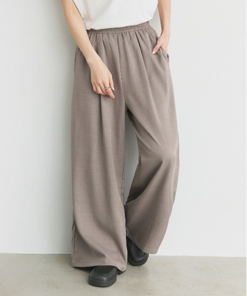 ad thie（アドティエ）の「フロントタック イージーワイドパンツ（スラックス・レディース・ダークブラウン/ブラック/グレー系・FREE）」の2枚目の写真