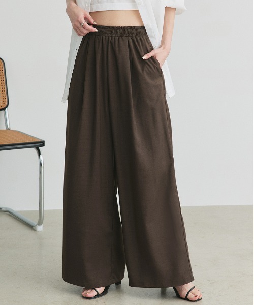ad thie（アドティエ）の「フロントタック イージーワイドパンツ（スラックス・レディース・ダークブラウン/ブラック/グレー系・FREE）」の8枚目の写真