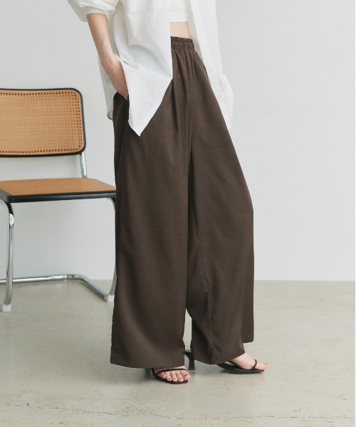 ad thie（アドティエ）の「フロントタック イージーワイドパンツ（スラックス・レディース・ダークブラウン/ブラック/グレー系・FREE）」の9枚目の写真