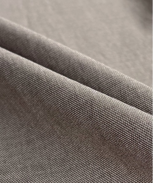 ad thie（アドティエ）の「フロントタック イージーワイドパンツ（スラックス・レディース・ダークブラウン/ブラック/グレー系・FREE）」の15枚目の写真