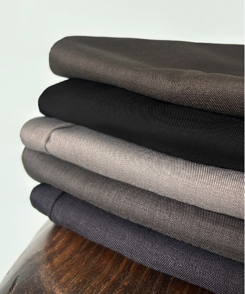 ad thie（アドティエ）の「フロントタック イージーワイドパンツ（スラックス・レディース・ダークブラウン/ブラック/グレー系・FREE）」の17枚目の写真