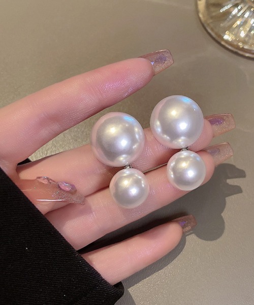 shoppinggo(ショッピングゴー)の「ピアス 2連 パール モチーフピアス フックピアス 大ぶり 揺れる アクセサリー プレゼント 上品(ピアス(両耳用)・レディース・ホワイト・FREE)」の3枚目の写真