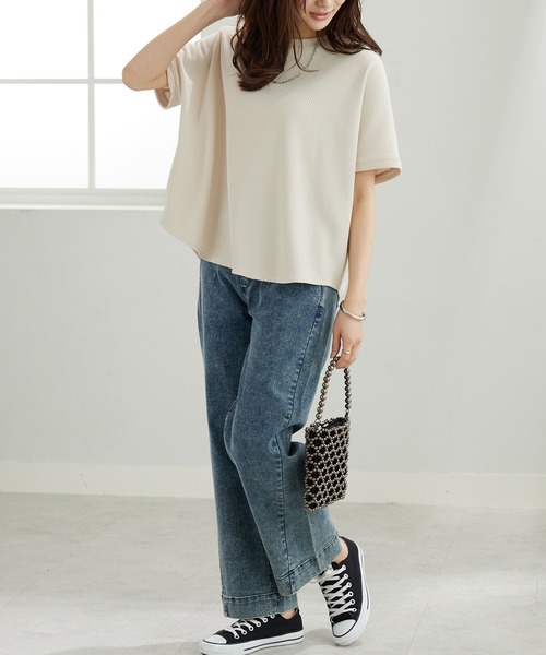 BELLUNA PLUS(ベルーナ)の「ドライワッフル素材ドルマンプルオーバー(Tシャツ/カットソー・レディース・ネイビー/ベージュ/アイボリー/セージグリーン・X-LARGE/LARGE/MEDIUM)」の18枚目の写真