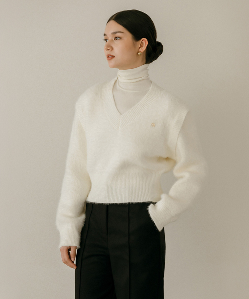 MAYVERU（メイバーユー）の「Lenna wool turtleneck t-shirt _ Ivory（Tシャツ/カットソー・レディース・その他・FREE）」の3枚目の写真