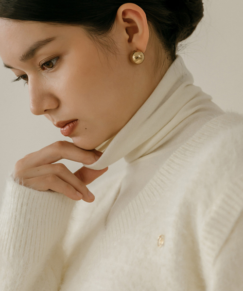 MAYVERU（メイバーユー）の「Lenna wool turtleneck t-shirt _ Ivory（Tシャツ/カットソー・レディース・その他・FREE）」の4枚目の写真
