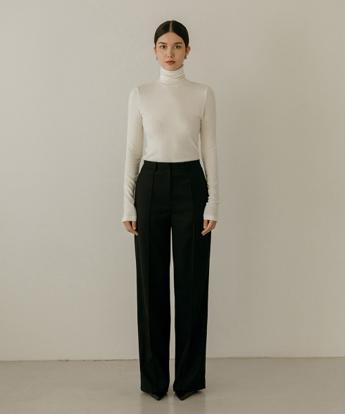 MAYVERU（メイバーユー）の「Lenna wool turtleneck t-shirt _ Ivory（Tシャツ/カットソー・レディース・その他・FREE）」の16枚目の写真