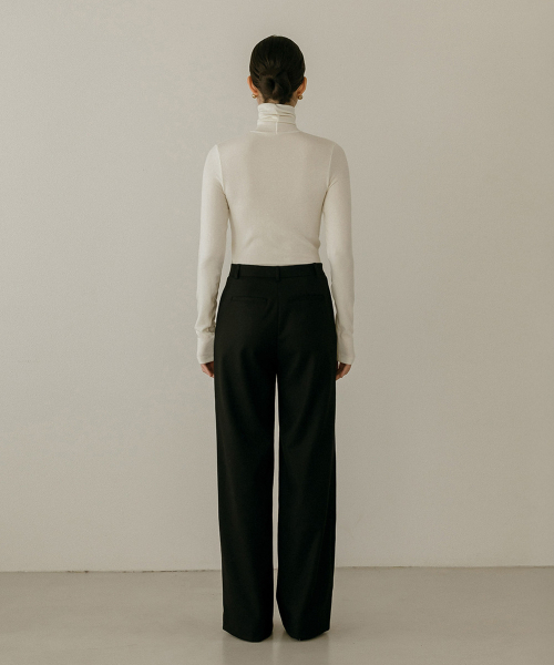 MAYVERU（メイバーユー）の「Lenna wool turtleneck t-shirt _ Ivory（Tシャツ/カットソー・レディース・その他・FREE）」の18枚目の写真