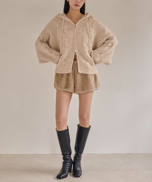 ACYM（アシーム）の「ケーブルニットフーディ（ニット/セーター・レディース・アイボリー/グレー・FREE）」の10枚目の写真