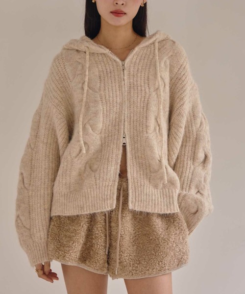 ACYM（アシーム）の「ケーブルニットフーディ（ニット/セーター・レディース・アイボリー/グレー・FREE）」の3枚目の写真