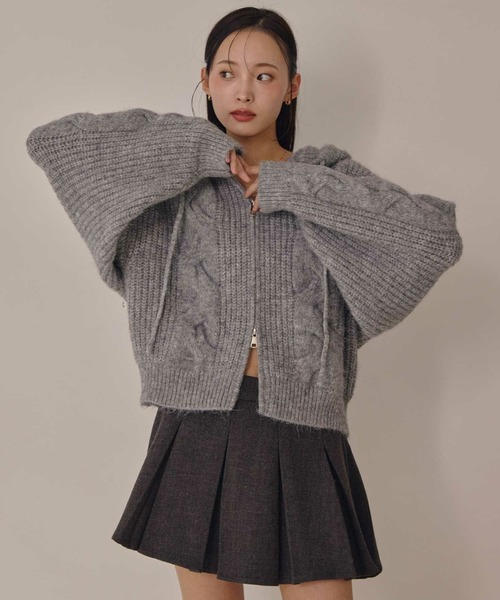 ACYM（アシーム）の「ケーブルニットフーディ（ニット/セーター・レディース・アイボリー/グレー・FREE）」の7枚目の写真