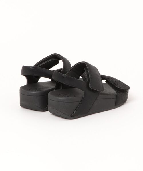 UnReef(アンリーフ)の「メッシュストラップ厚底サンダル(サンダル・レディース・ブラック/ゴールド・L(24.5cm)/M(23.5cm)/S(22.5cm))」の3枚目の写真