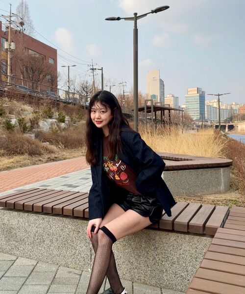 REBRENNER(リブレンナー)の「DTF ウィークエンドバイブ ロングスリーブ 長袖Tシャツ ブラウン(Tシャツ/カットソー・レディース・ブラウン・SMALL/MEDIUM/LARGE/X-LARGE/XX-LARGE/XXX-LARGE)」の13枚目の写真