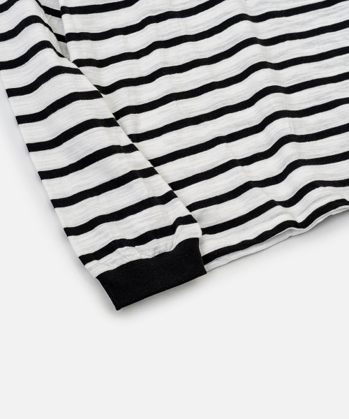 VASTIC(バスティック)の「26ストライプロングスリーブ_ブラック/ホワイト(Tシャツ/カットソー・メンズ・ブラック・MEDIUM/LARGE)」の5枚目の写真