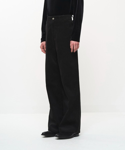 Juha(ユハ)の「FORMED WIDE CORDUROY PANTS(その他パンツ・メンズ・ブラウン/ブラック・4/3/2)」の6枚目の写真