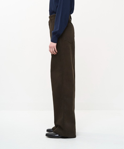 Juha(ユハ)の「FORMED WIDE CORDUROY PANTS(その他パンツ・メンズ・ブラウン/ブラック・4/3/2)」の10枚目の写真