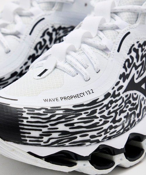 MIZUNO(ミズノ )の「MIZUNO ミズノ WAVE PROPHECY 13.2 ウェーブ プロフェシー D1GA261304(スニーカー・メンズ・ホワイト×ブラック・27.5cm/26.5cm/28.0cm/27.0cm/26.0cm)」の3枚目の写真