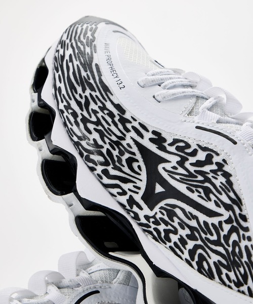 MIZUNO(ミズノ )の「MIZUNO ミズノ WAVE PROPHECY 13.2 ウェーブ プロフェシー D1GA261304(スニーカー・メンズ・ホワイト×ブラック・27.5cm/26.5cm/28.0cm/27.0cm/26.0cm)」の13枚目の写真