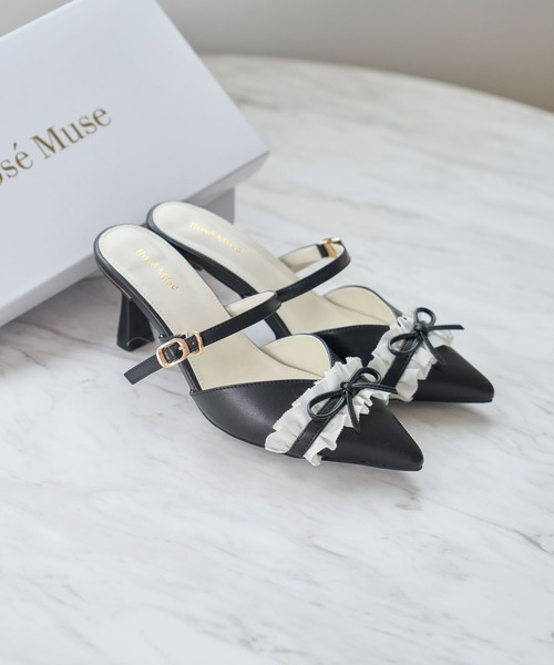 Rose Muse(ロゼミューズ)の「Bicolor frill ribbon mules(パンプス・レディース・ブラック/アイボリー・23.5cm/22.5cm/24.5cm)」の3枚目の写真