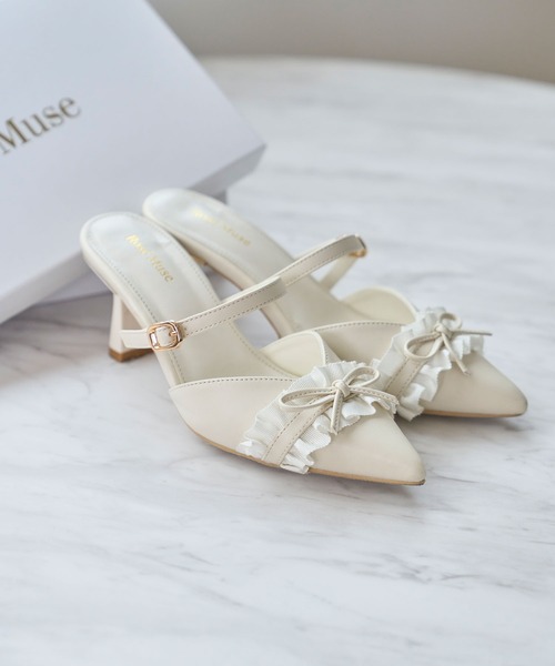 Rose Muse(ロゼミューズ)の「Bicolor frill ribbon mules(パンプス・レディース・ブラック/アイボリー・23.5cm/22.5cm/24.5cm)」の12枚目の写真