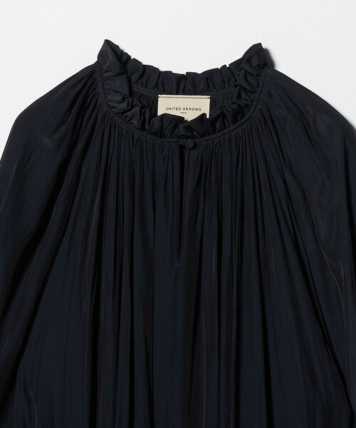 UNITED ARROWS（ユナイテッドアローズ）の「ボリューム ギャザー ワンピース（ワンピース・レディース・ネイビー/ダークグレー・38/36）」の4枚目の写真