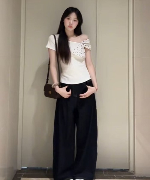 Ritzy（リッツィー）の「ドット柄　リボン付き アシンメトリートップス（Tシャツ/カットソー・レディース・ホワイト/ホワイト系その他・M/L/S）」の13枚目の写真