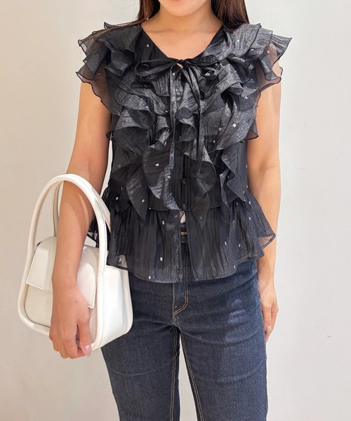 Apuweiser-riche（アプワイザーリッシェ）の「花びらフリルドットブラウス（シャツ/ブラウス・レディース・ブラック/オフホワイト・1/2）」の3枚目の写真