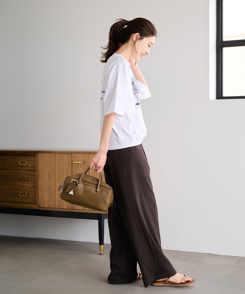 FRAMeWORK（フレームワーク）の「≪WEB限定 /追加≫YOUNGOLSEN /ヤングアンドオルセン 別注 CHARM WIDE BOTTLE BAG（ショルダーバッグ・レディース・ブラウン/ブラック・FREE）」の16枚目の写真