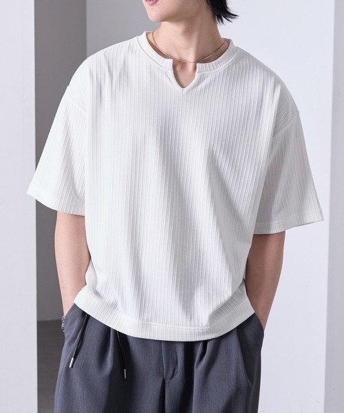 Loose/ルース(ルース)の「キーネック リブショートTシャツ(Tシャツ/カットソー・メンズ・ブラック/チャコールグレー/ワイン/オフホワイト・L/M/S)」の8枚目の写真