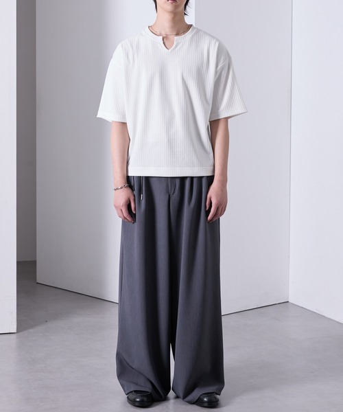 Loose/ルース(ルース)の「キーネック リブショートTシャツ(Tシャツ/カットソー・メンズ・ブラック/チャコールグレー/ワイン/オフホワイト・L/M/S)」の11枚目の写真