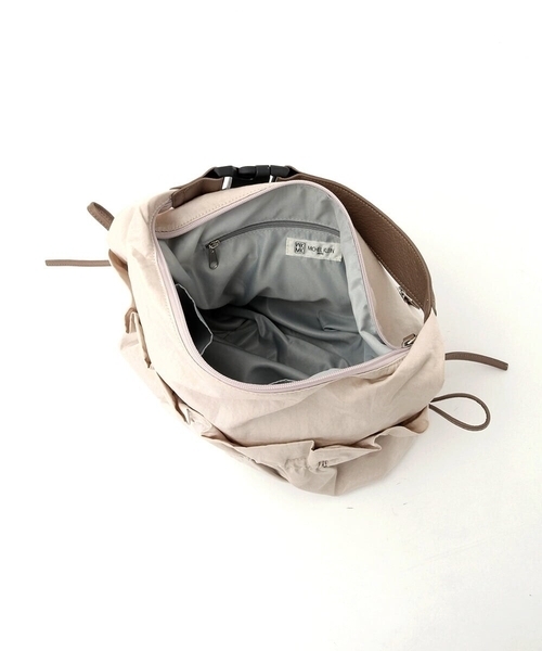 MK MICHEL KLEIN（エムケーミッシェルクラン）の「[2WAY/A4収納可]ギャザーポケットナイロンデザインバッグ（ショルダーバッグ・レディース・チャコールグレー/ダークインディゴブルー/アイボリー・00）」の8枚目の写真