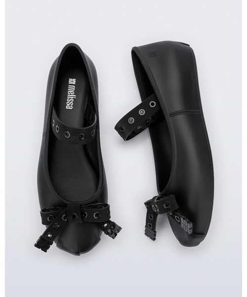 melissa(メリッサ)の「MELISSA SOPHIE CRUSH AD(バレエシューズ・レディース・ベージュ/ブラック・37/38/39/35-36)」の4枚目の写真