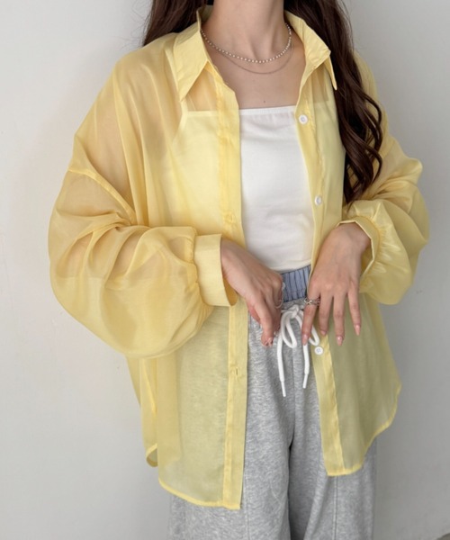 CLEA(クレア)の「キャミ付き長袖シアーシャツ(シャツ/ブラウス・レディース・グレー/グリーン/ブラック/ピンク/イエロー/ライトブルー/ホワイト/アイボリー・FREE)」の1枚目の写真