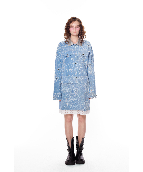 GREEDILOUS(グリディアス)の「Hip Cut Out Metallic Collar Denim Jacket(テーラードジャケット・レディース・その他・X-SMALL/SMALL/MEDIUM/LARGE)」の4枚目の写真