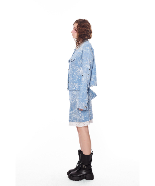 GREEDILOUS(グリディアス)の「Hip Cut Out Metallic Collar Denim Jacket(テーラードジャケット・レディース・その他・X-SMALL/SMALL/MEDIUM/LARGE)」の3枚目の写真