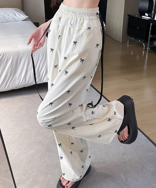 SHEPP(シープ)の「リボン柄 ウエストレース ワイドイージーパンツ(その他パンツ・レディース・ブラック/アイボリー・M/S)」の3枚目の写真